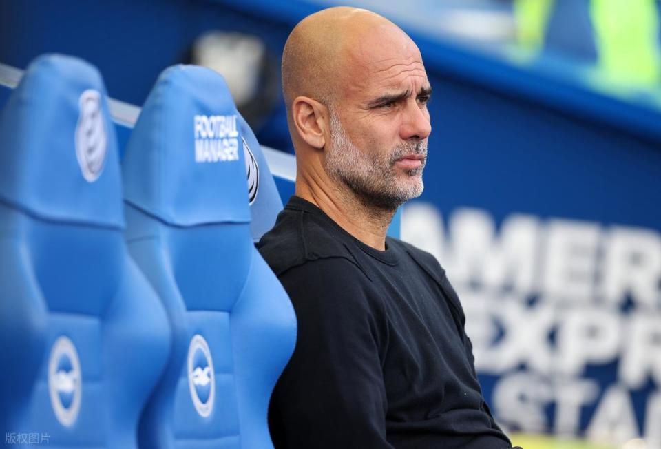 时间调整, 奥拉执教曼, 在此背景下