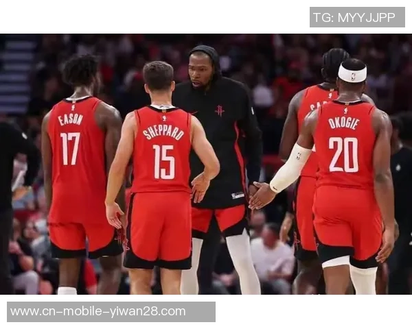 再会卡佩拉!火箭、雄鹿酝酿4换1买卖,1米93后卫辅佐杜兰特争冠